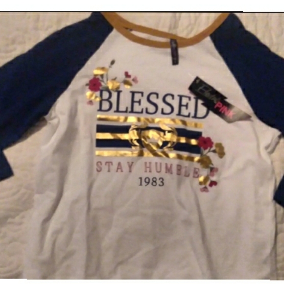 NWT Jrs Medium Electric Pink Cropped Tshirt - Picture 1 of 5